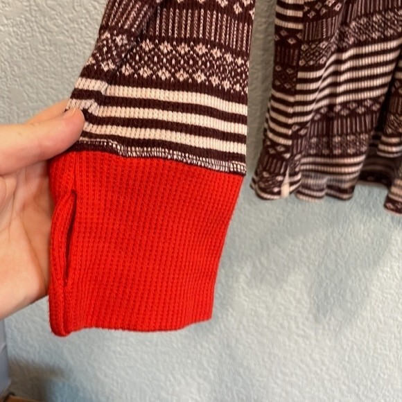 Aerie Burgundy & Red Fair Isle Crew Neck Long Sleeve Thermal Size Medium - Picture 3 of 9